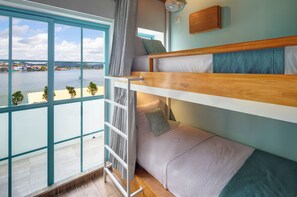 Familienzimmer, Seeblick | Kostenloses WLAN, Bettwäsche