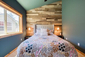 3 slaapkamers, een strijkplank/strijkijzer, gratis wifi, beddengoed