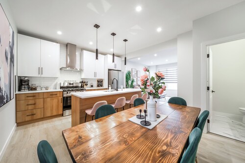 ExoticLUSHquietRetreatKingBed|WIFI|Parking|WEM