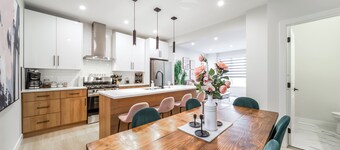 ExoticLUSHquietRetreatKingBed|WIFI|Parking|WEM