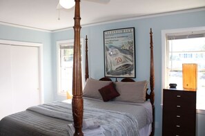 2 bedrooms, desk, WiFi, bed sheets - Cozy Home near Five Points (Columbia)