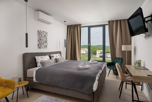 3 bedrooms, Internet