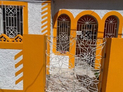 American own 3 bedroom apartment in Phase 1 Seaview Gardens Kingston 11 Jamaica.