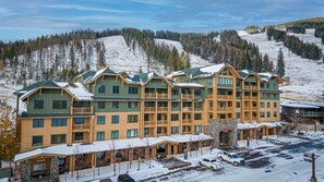 Exterior - Newly Renovated Condo w Ski-In/Ski-Out Access, Hot Tub, and Fitness Facility (Whitefish)