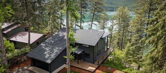 NEW remodel w/ wood burning fireplace, wraparound deck & lake views