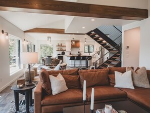 TV, fireplace, offices