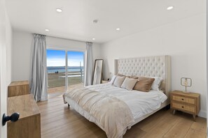 3 slaapkamers, een strijkplank/strijkijzer, wifi, beddengoed