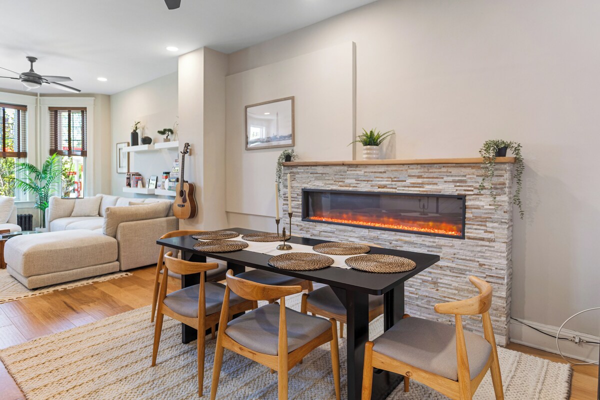 2x King Beds, 1x Trundle Bed, Fireplace, Private Backyard, Washer/Dryer