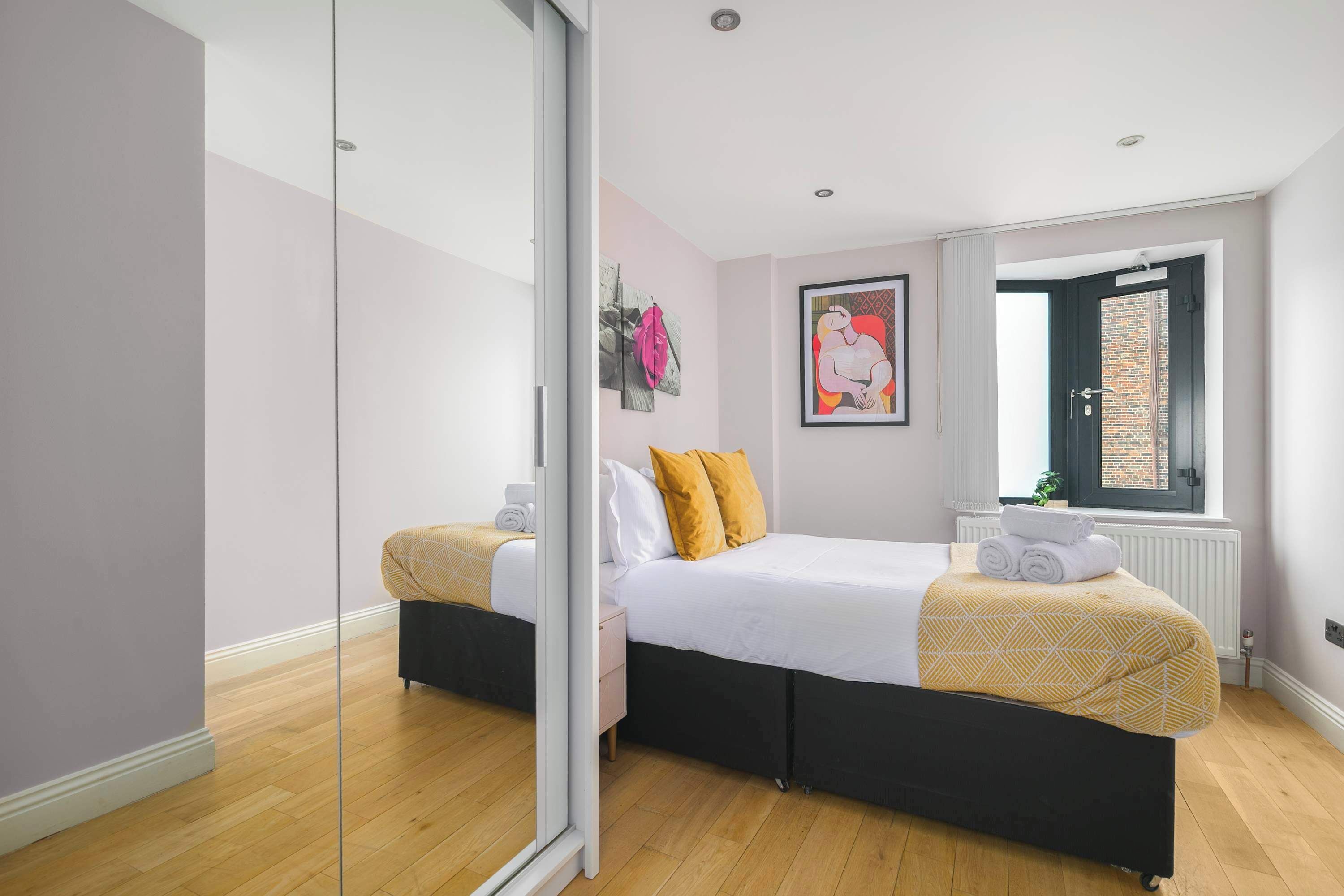 2 bedrooms, iron/ironing board, travel cot, free WiFi