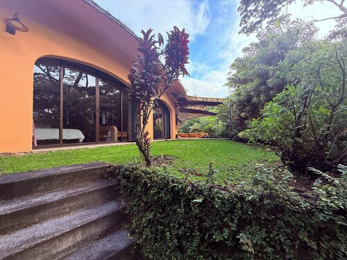 LA CUSUCA 
This underground home is a one of a kind!