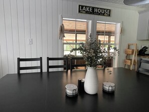 Dining - Creek-Front Getaway at Dale Hollow Lake (Albany)