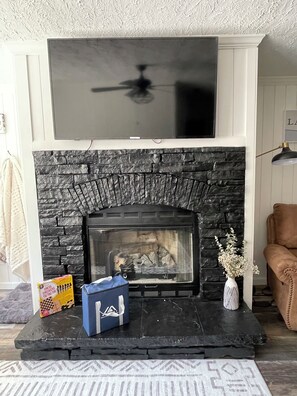 Interior - Creek-Front Getaway at Dale Hollow Lake (Albany)