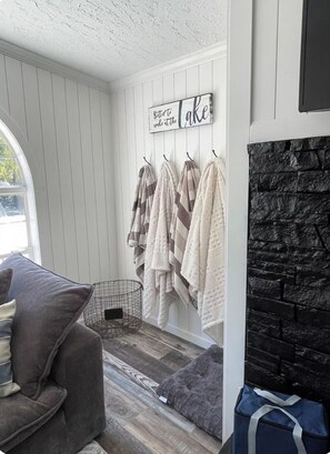 Interior - Creek-Front Getaway at Dale Hollow Lake (Albany)