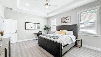 3 bedrooms, desk, free WiFi, bed sheets