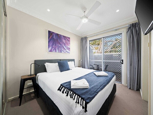 2 bedrooms, iron/ironing board, WiFi, bed sheets