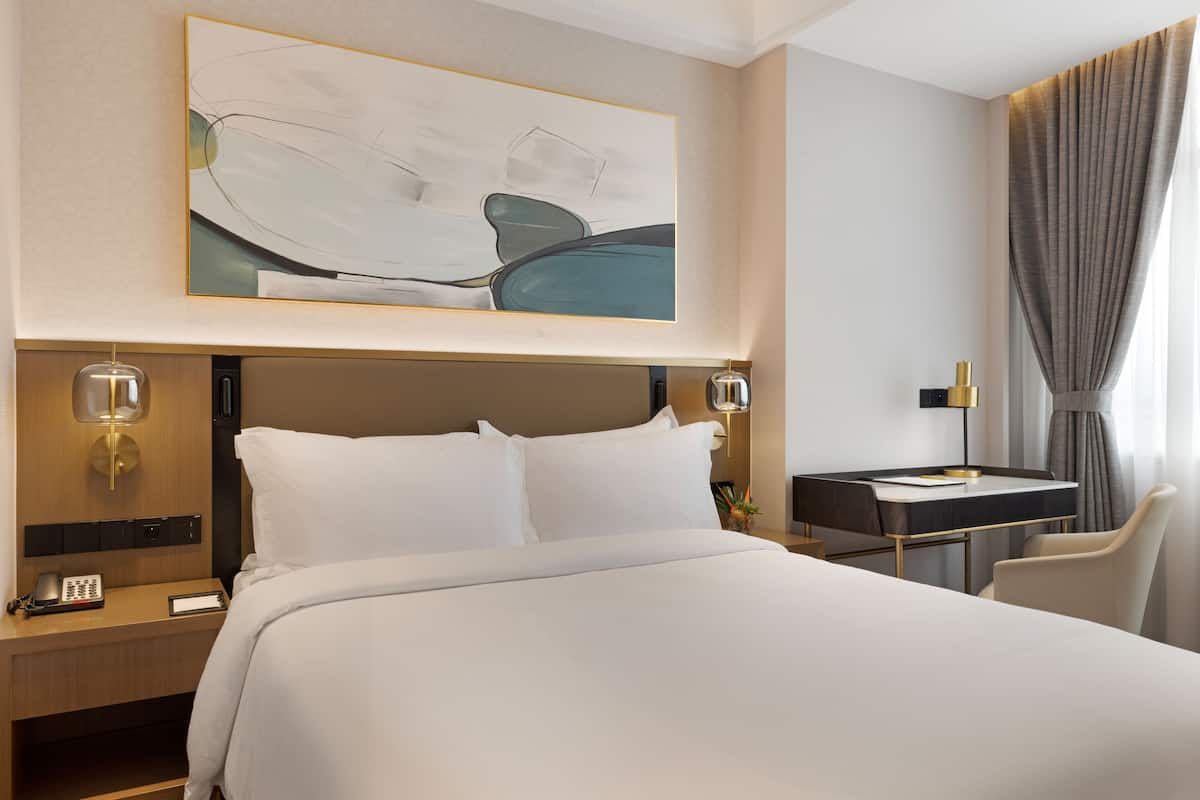 Standard Room, 1 King Bed