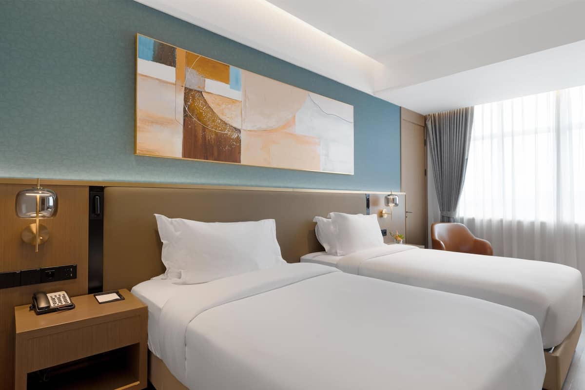 Executive-herbergi - 2 einbreið rúm | Öryggishólf í herbergi, skrifborð, vinnuaðstaða fyrir fartölvur