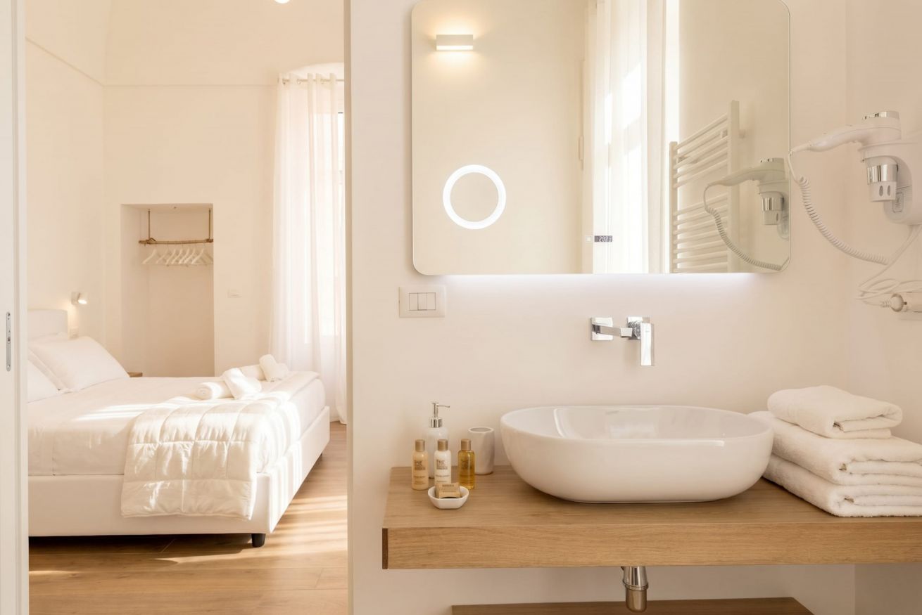 Shower, hair dryer, bidet, shampoo