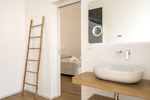 Dusche, Haartrockner, Bidet