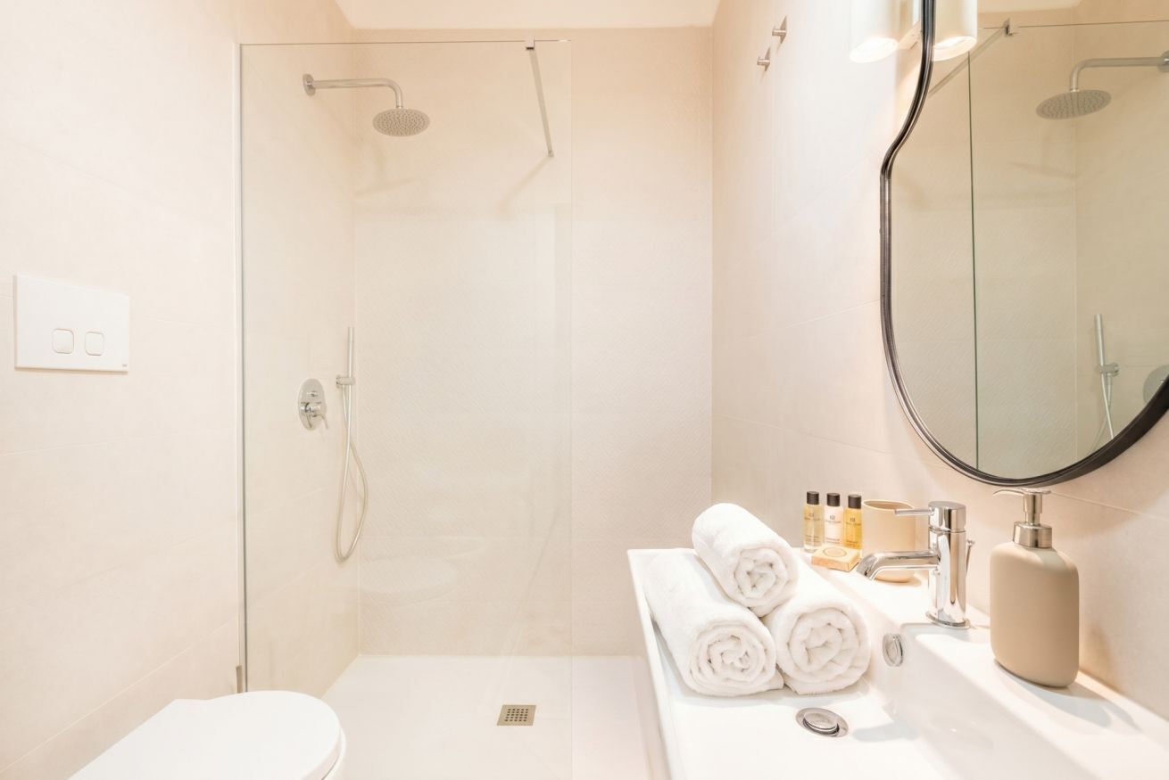 Doccia, asciugacapelli, bidet, asciugamani
