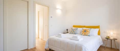 1 habitación, escritorio, wifi y ropa de cama