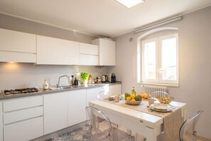 Uklassifisert bilde, 3 av 14, knapp
