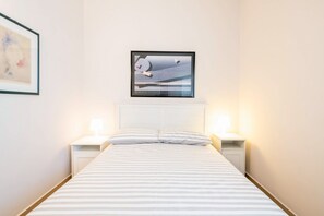2 bedrooms, desk, iron/ironing board, travel cot