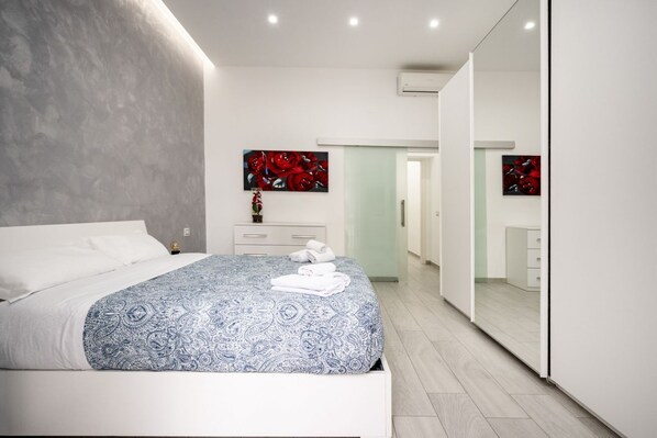 2 bedrooms, WiFi, bed sheets