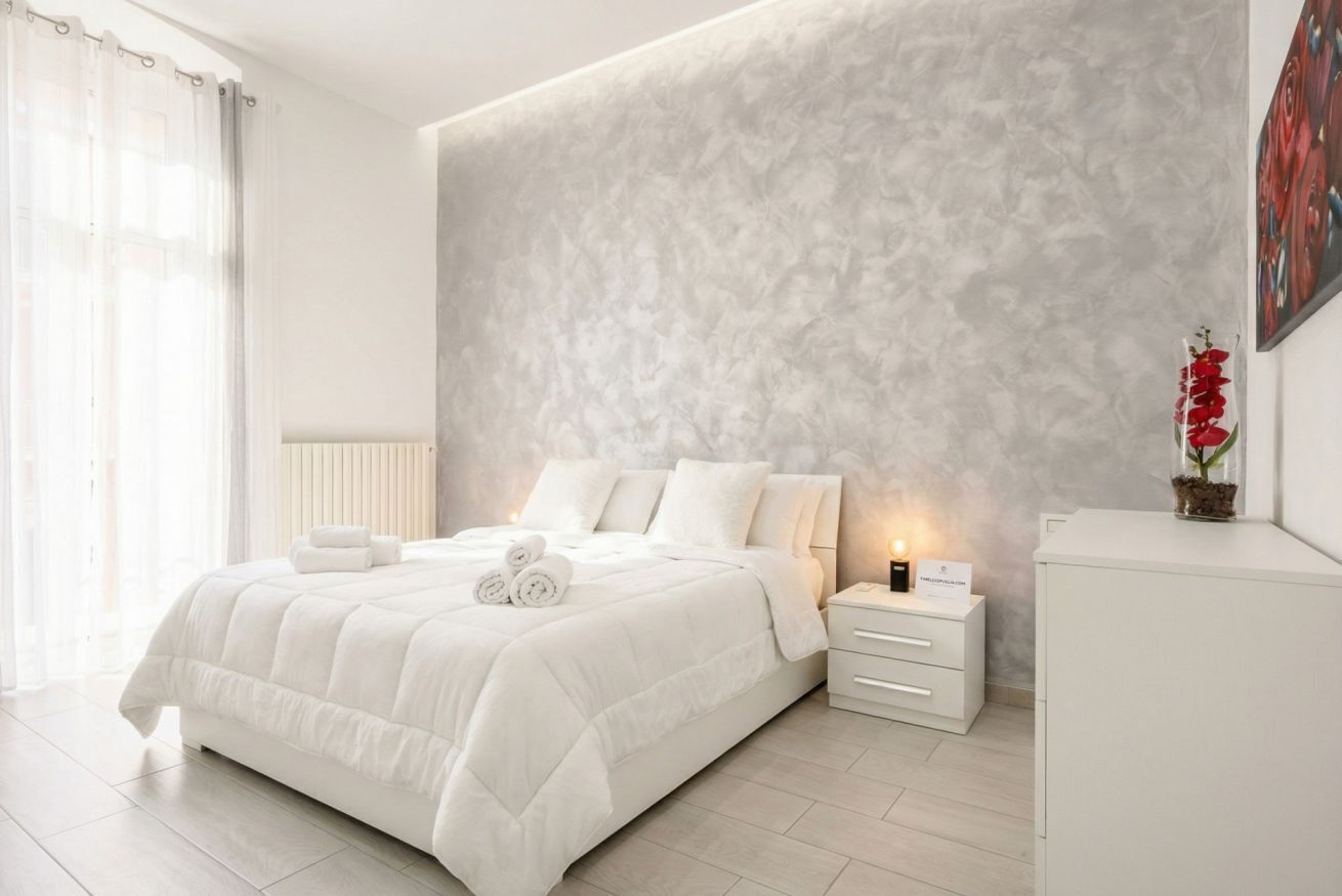 2 bedrooms, desk, WiFi, bed sheets