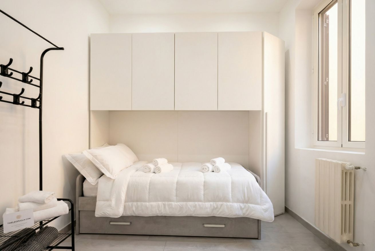 3 bedrooms, desk, WiFi, bed sheets