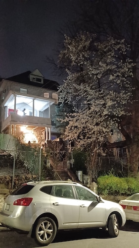 Clean 1-bedroom room with full bathroom in Yonkers