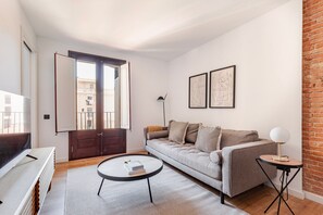 Télévision, chaîne hi-fi