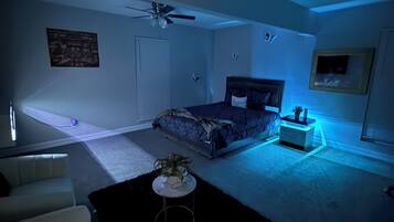 6 bedrooms, iron/ironing board, WiFi