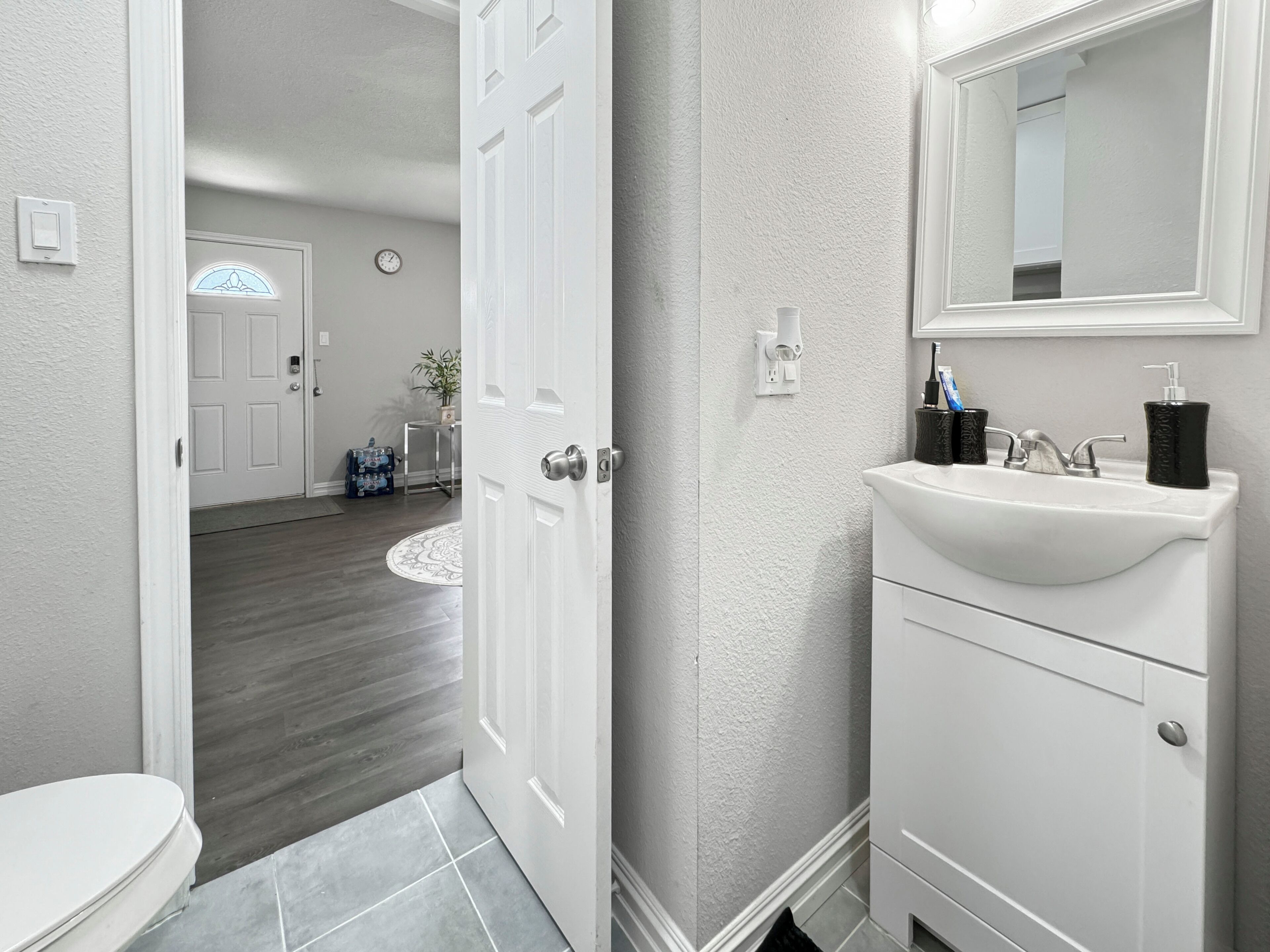 Dusj, hårføner, bidé og håndklær