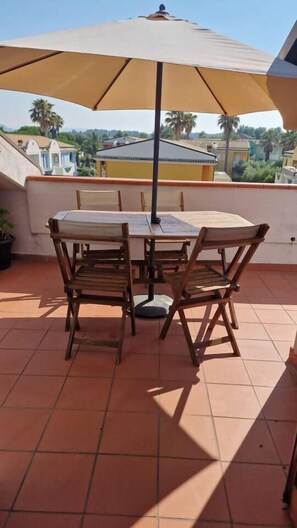 Outdoor dining - Sea Terrace - Casoni House (Marcelli)