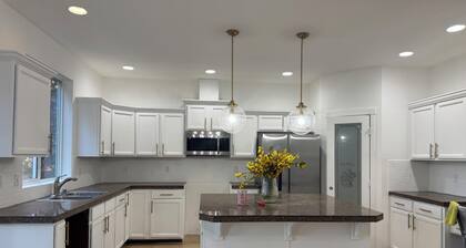 Perfect 6 br house- in spanaway