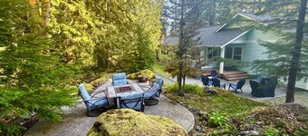 Home in the woods with private Creek & Hot tub near North Cascades National Park
