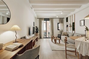 TV - Belua - 2 bedrooms in Sarrià (Barcelona)
