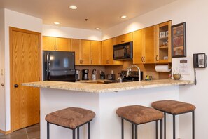 Fridge, microwave, oven, stovetop - Mountain views in this cozy condo, Kendall 444, located in the heart of Purgatory Village. (Durango)