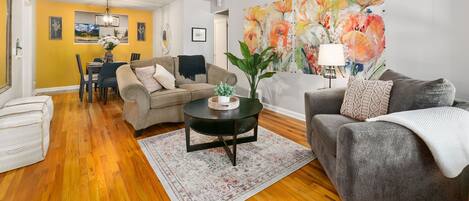 Maison, plusieurs lits, patio, vue jardin (726 Eastdale Drive) | Coin séjour