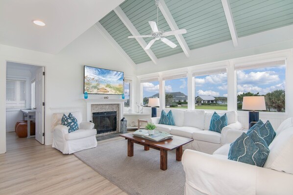 Living area - Golf course view home on Bald Head Island (Bald Head Island)