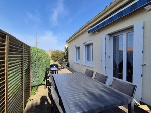 Outdoor dining - Cosy house - Garden and terrace (FOURAS)