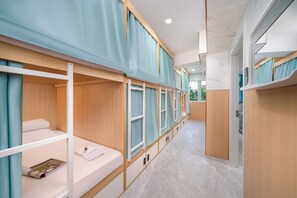 Economy coliving capsule - unisex | 免费 WiFi、床单
