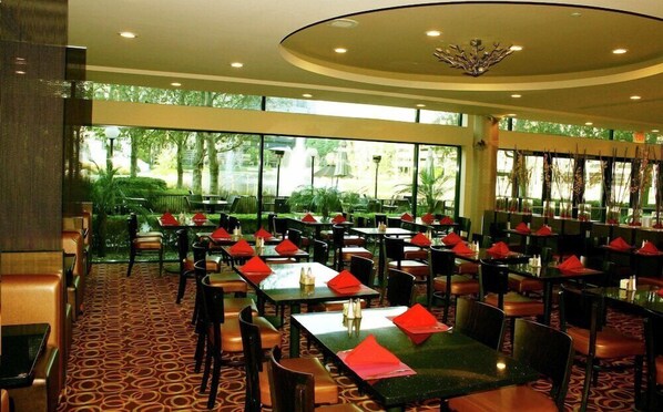 Dining - Orange County Hotel (Santa Ana)