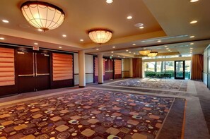 Interior - Orange County Hotel (Santa Ana)