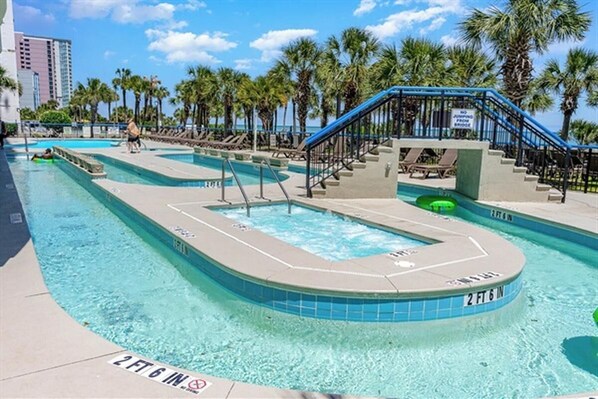 Piscine intérieure, piscine extérieure