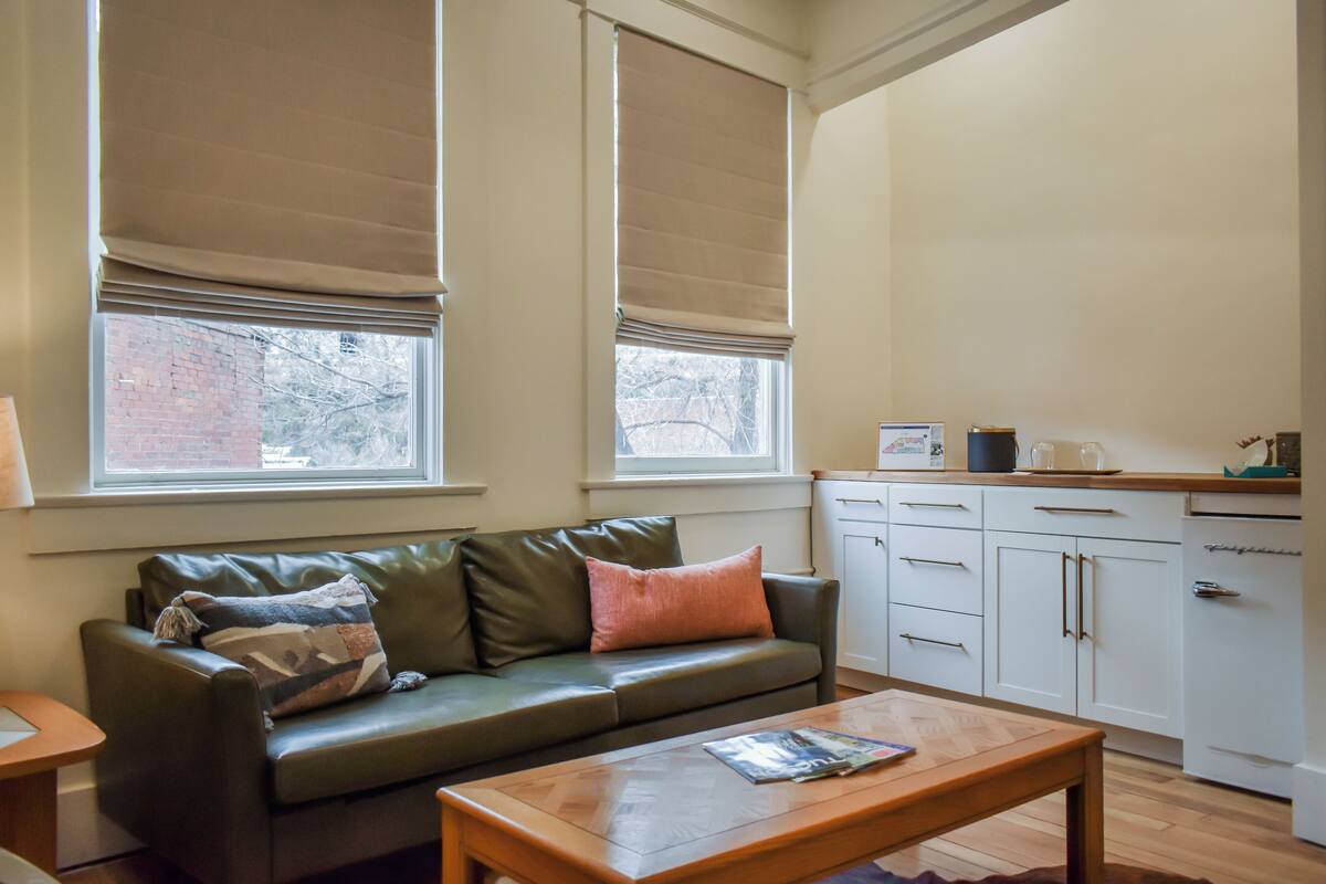 Junior Suite, Garden View | Living area