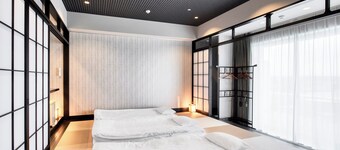 อิน เดอะ ไลบรารี โรงแรม แอนด์ บุ๊คส์ โทโคโรซ  าวะ