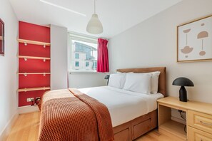 2 bedrooms, iron/ironing board, WiFi, bed sheets - Blueground | Vauxhall, balcony, nr Thames (London)