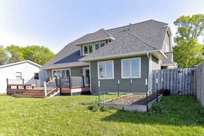 Exterior - Lake Osakis Family Getaway: Game Room, Dock (Osakis)